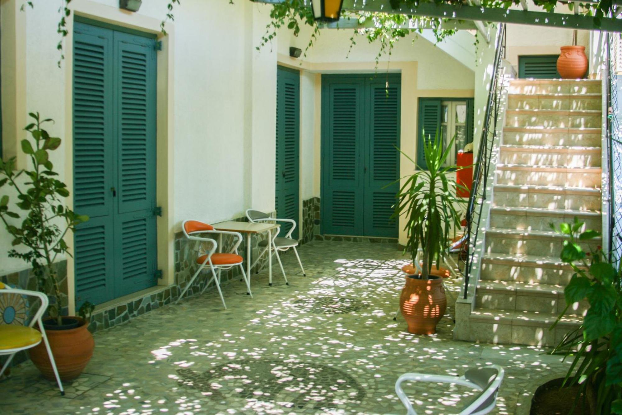 George Apartments Livadia  ภายนอก รูปภาพ