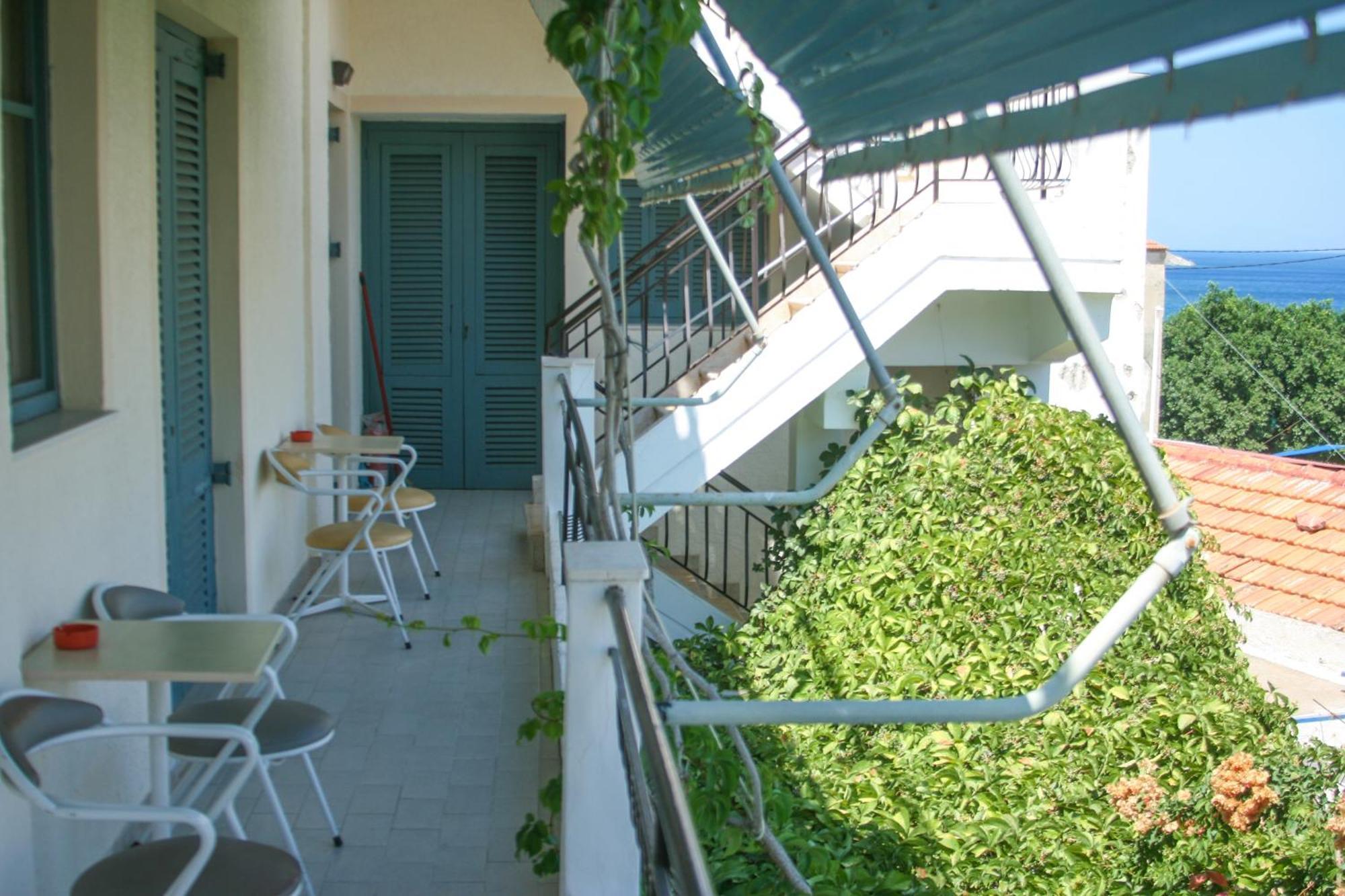 George Apartments Livadia  ภายนอก รูปภาพ