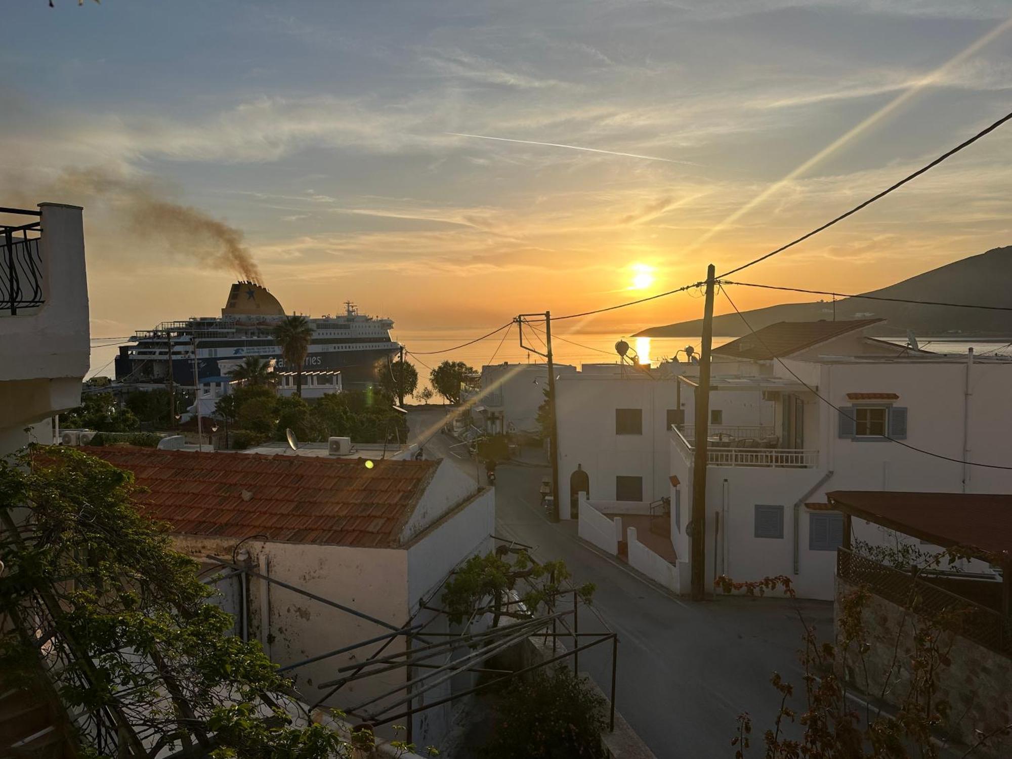 George Apartments Livadia  ภายนอก รูปภาพ