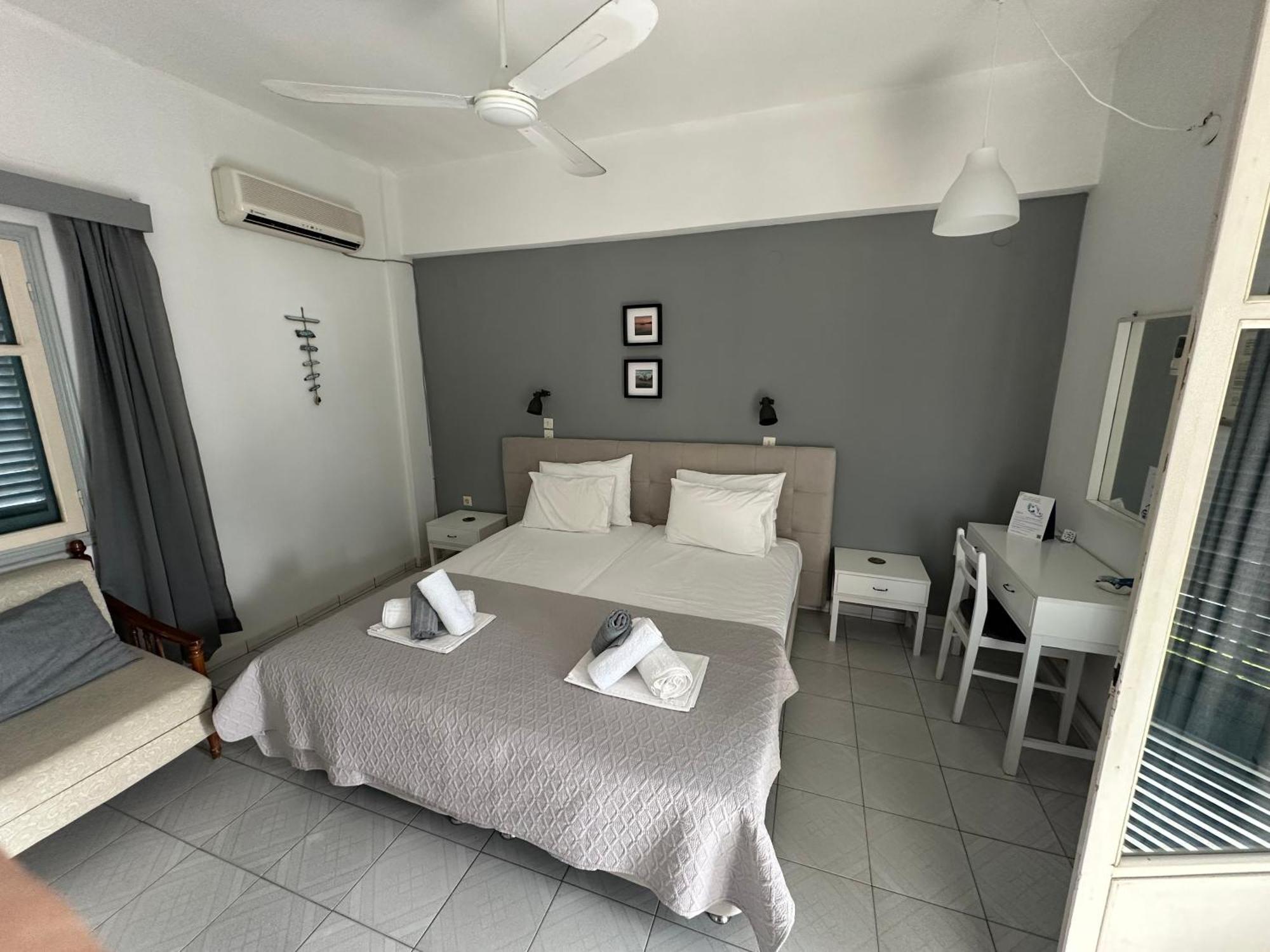 George Apartments Livadia  ภายนอก รูปภาพ